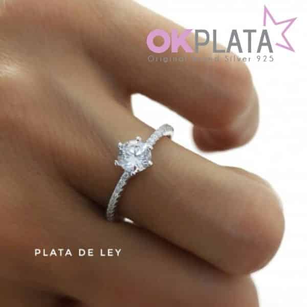 Anillo de plata para novias